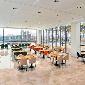ホテル Ibis Styles Ambassador Airport T2